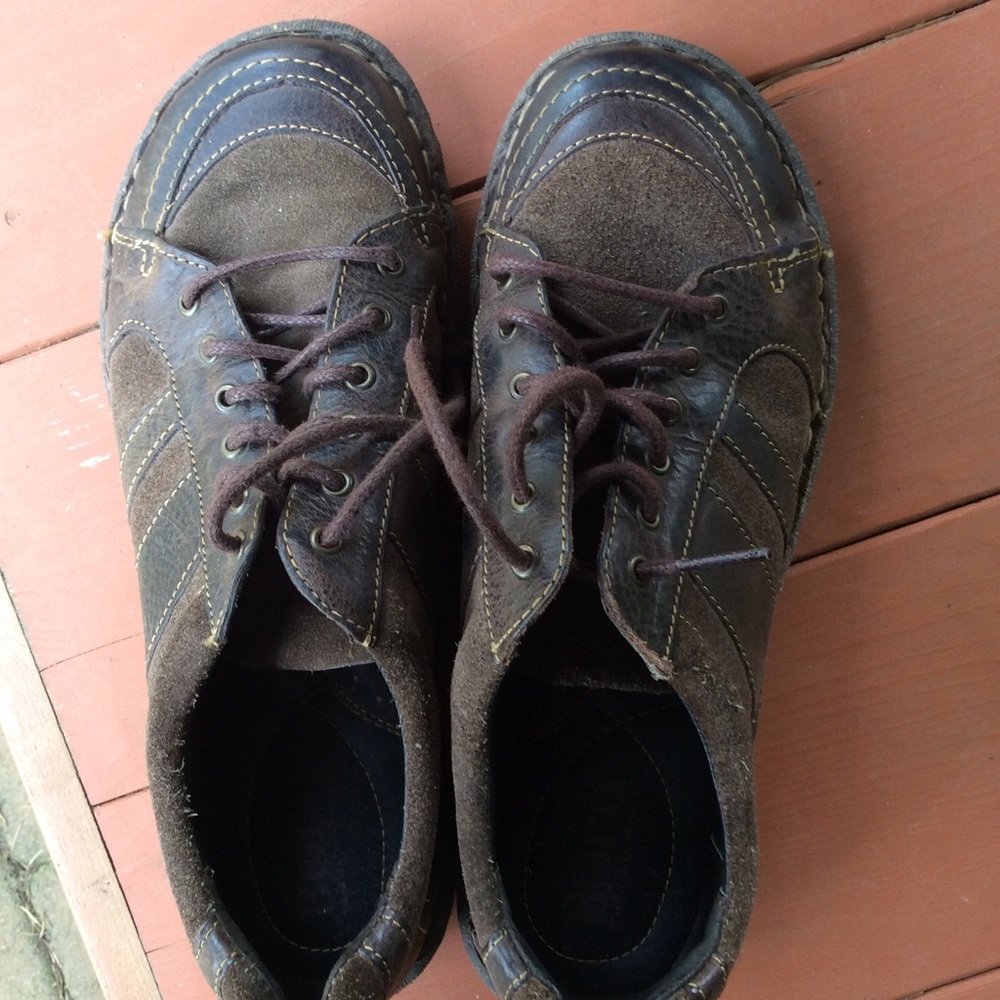 Born brown lace up shoes suede/leather. Sz 8-8.5